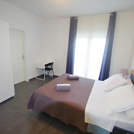 Apartment Am
